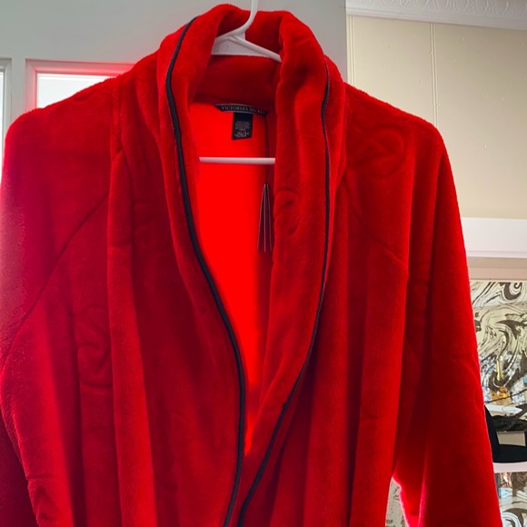 NWT Victoria Secret Robe - Picture 3 of 4
